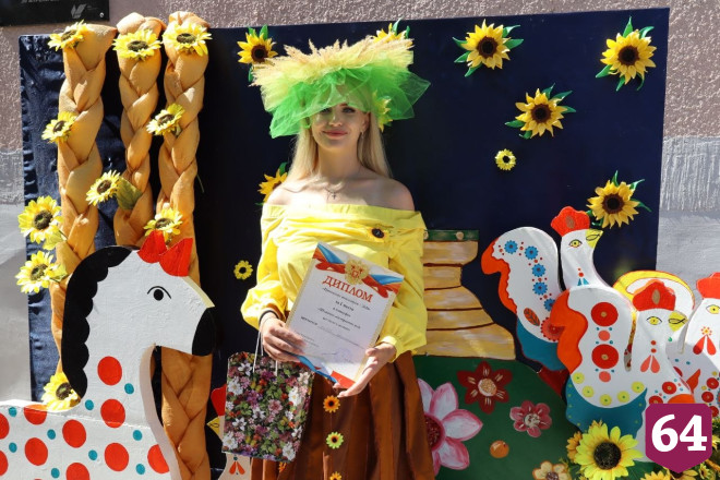 На саратовском фестивале подсолнухов раздавали угощения и сувениры